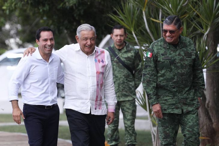 AMLO y Vila supervisan obras del Tren Maya y del Parque La Plancha